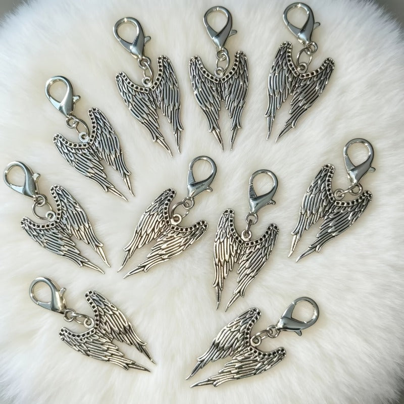 1pc stylish wing shaped keychains great bag additions